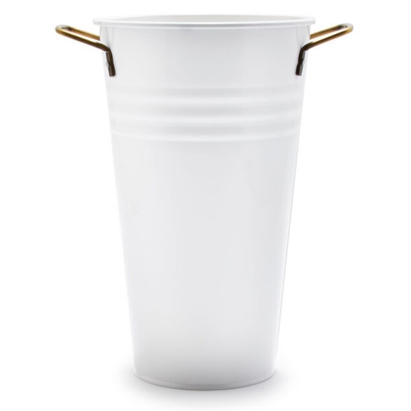 ⭐️New⭐️Large White Metal Vase